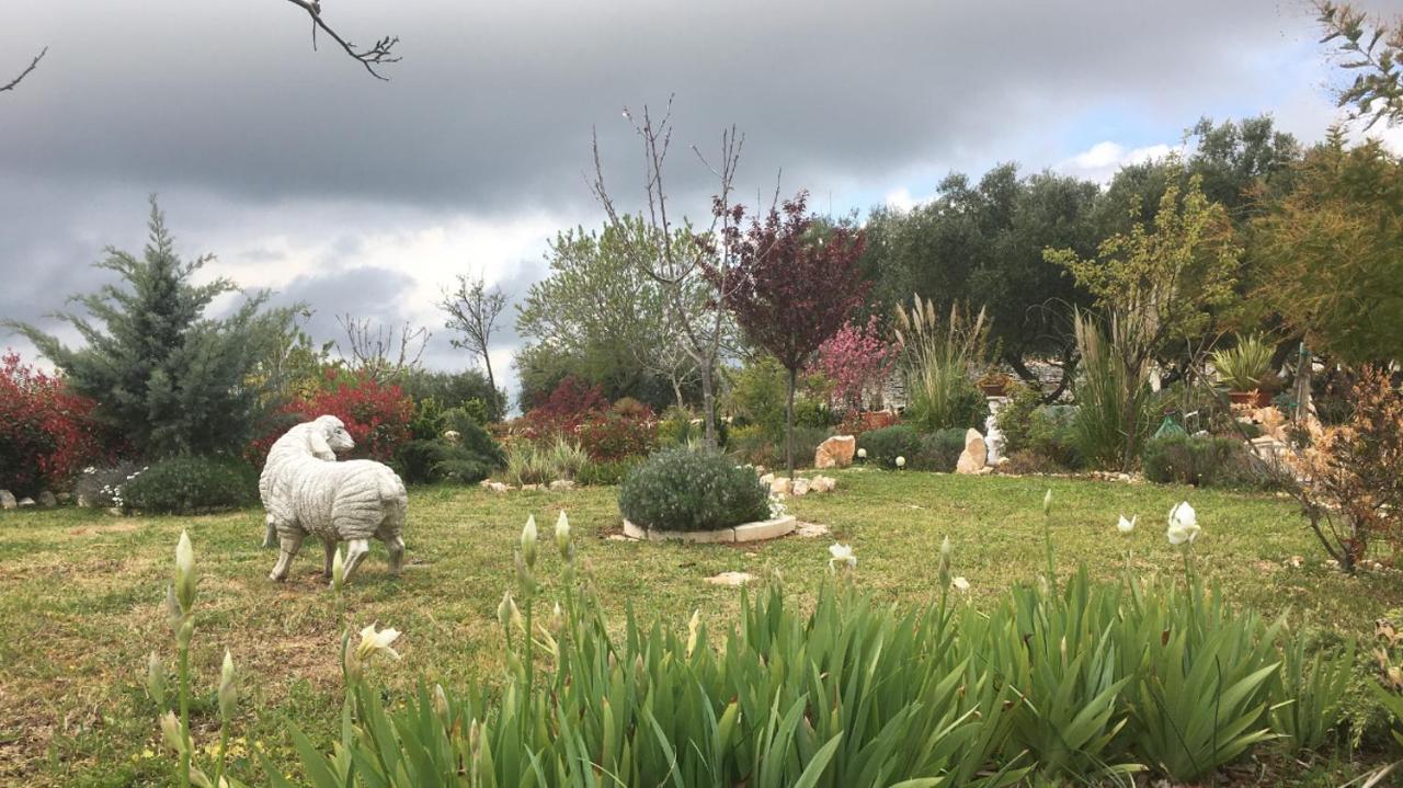 16 Trulli E Giardini Apartman Alberobello Kültér fotó