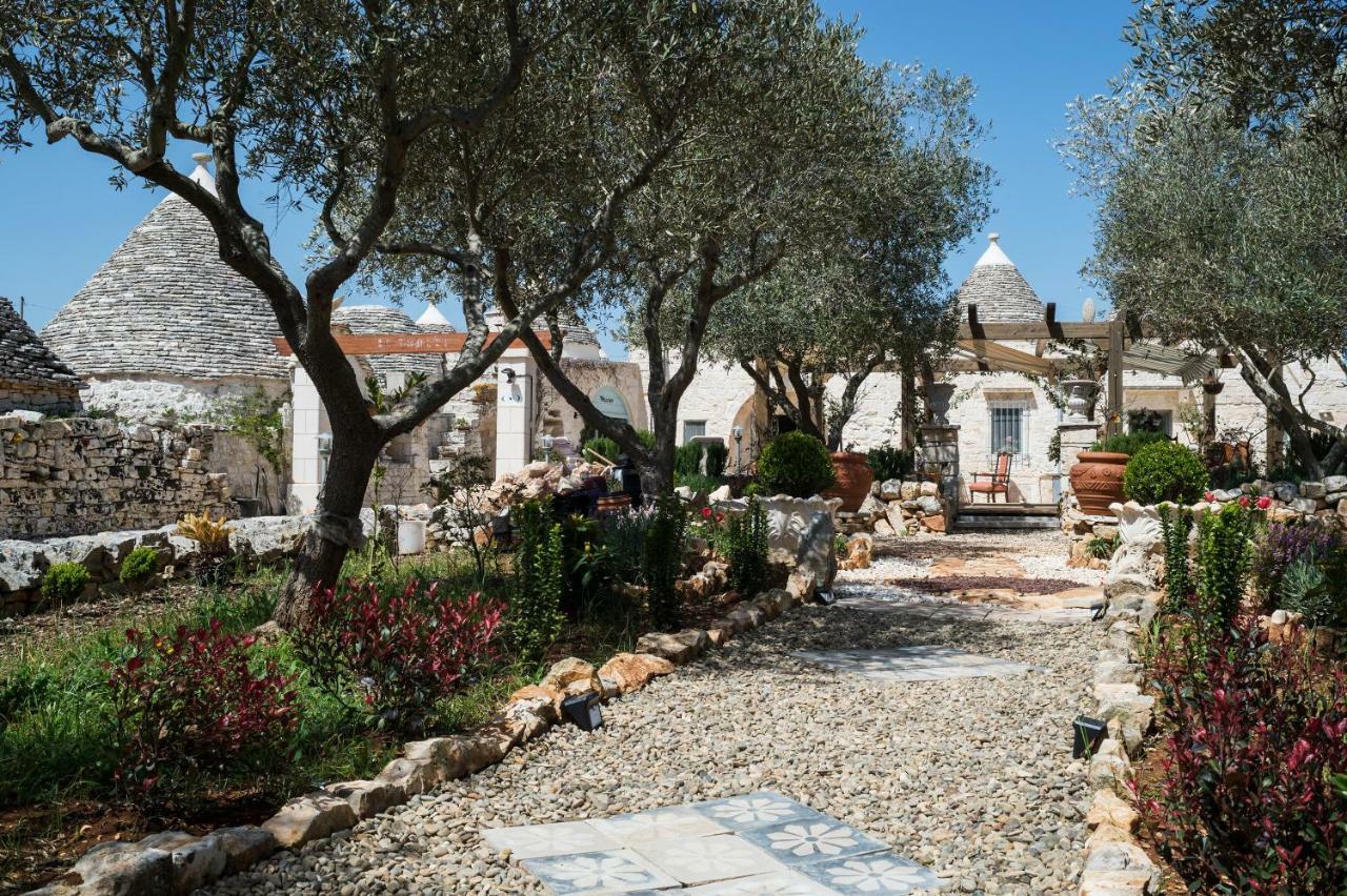 16 Trulli E Giardini Apartman Alberobello Kültér fotó