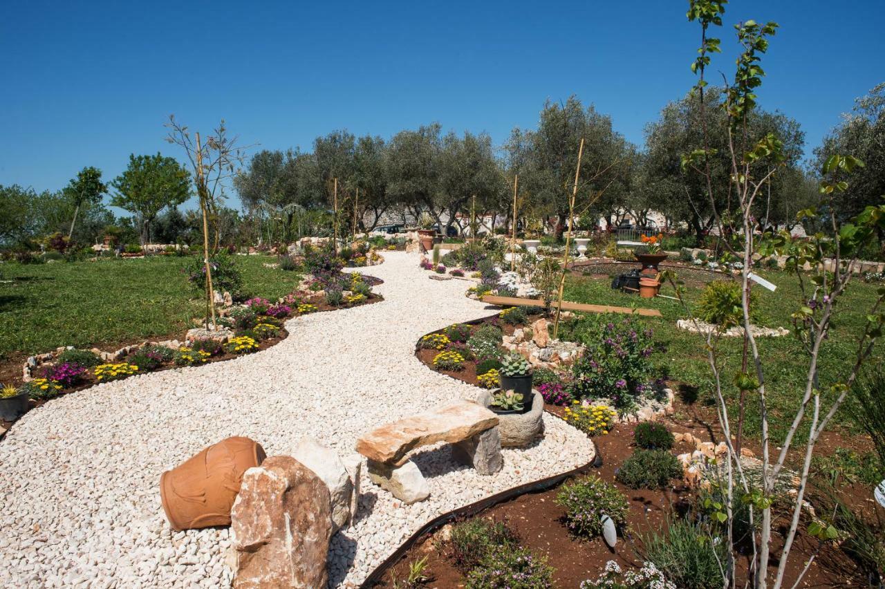 16 Trulli E Giardini Apartman Alberobello Kültér fotó