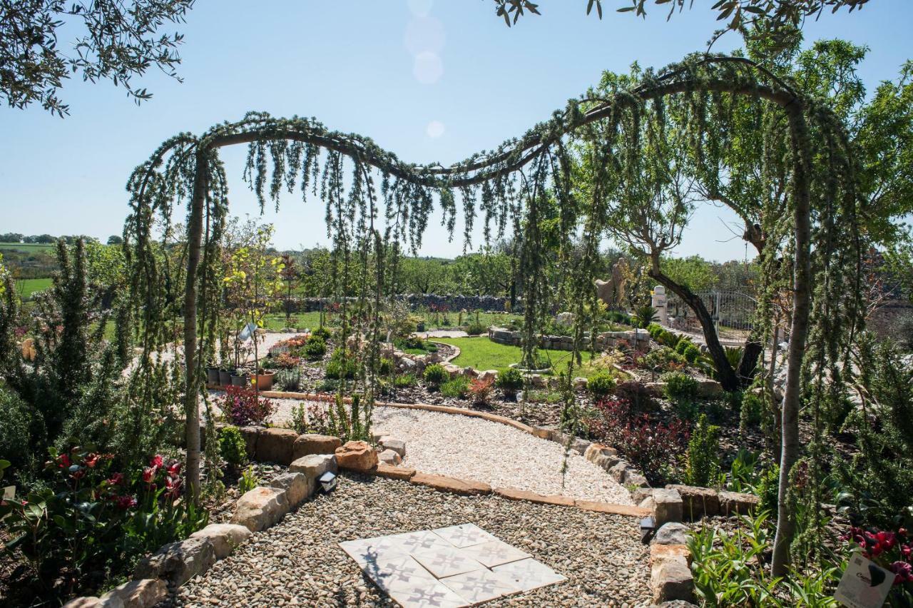 16 Trulli E Giardini Apartman Alberobello Kültér fotó